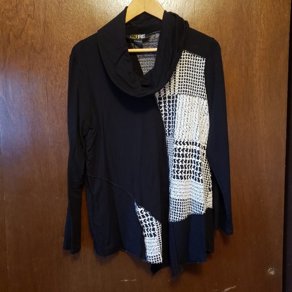 Asymmetrical hem cowl neck top - Picture 1 of 6